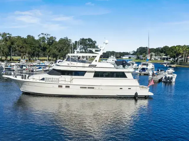 Hatteras Cockpit Motoryacht