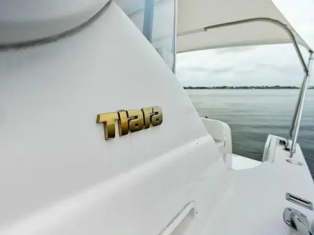 Tiara 44