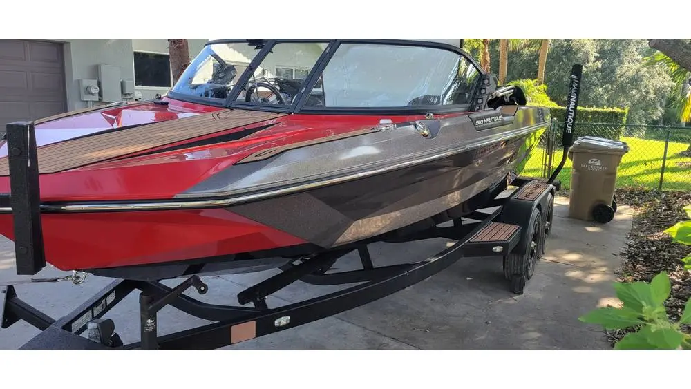 2019 Nautique ski