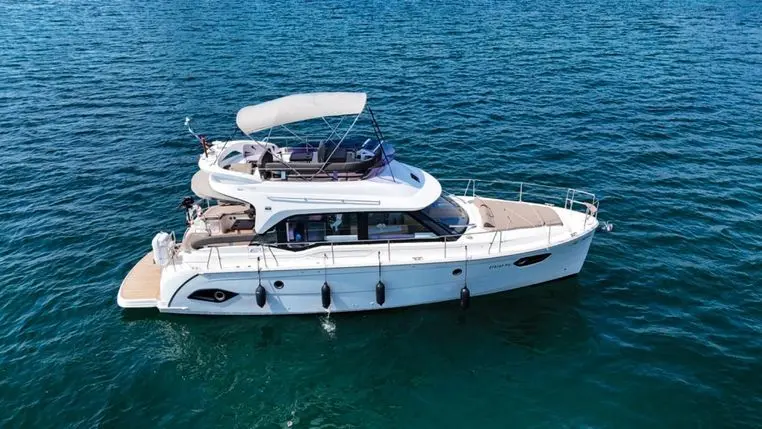 2018 Bavaria e40 flybridge