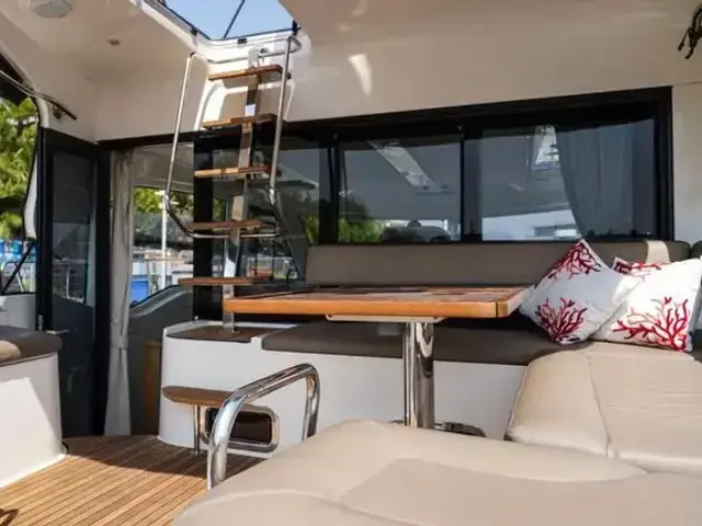 Bavaria E40 Flybridge