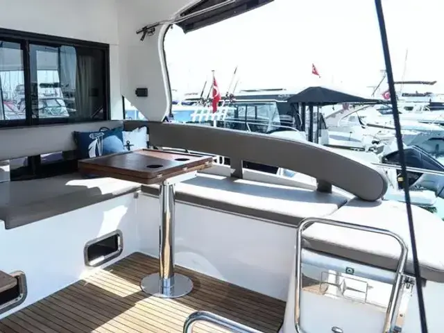 Bavaria E40 Flybridge