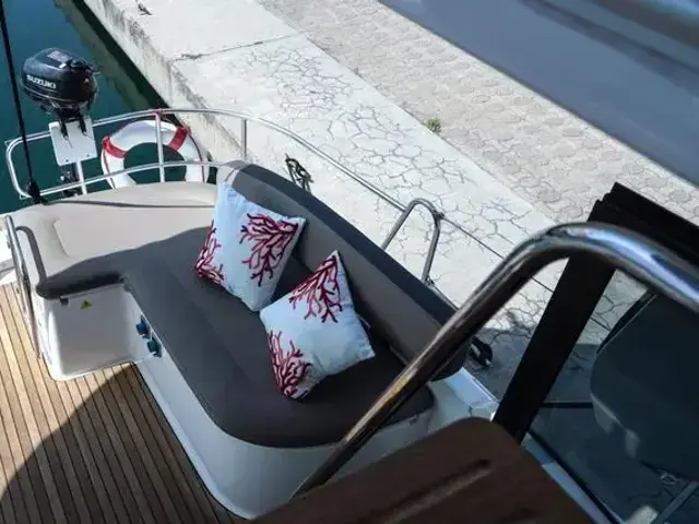 Bavaria E40 Flybridge