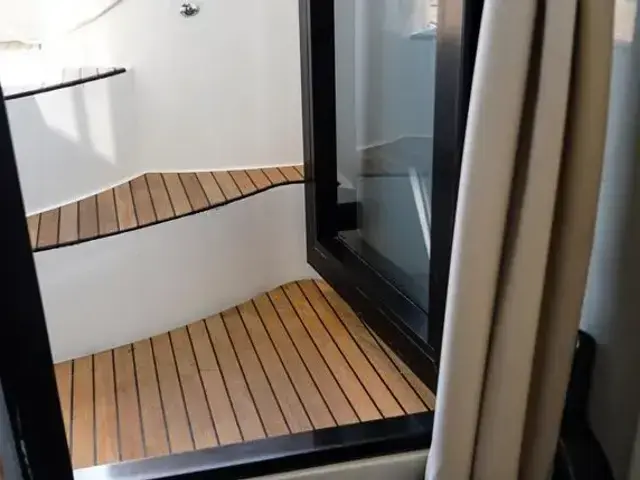 Bavaria E40 Flybridge