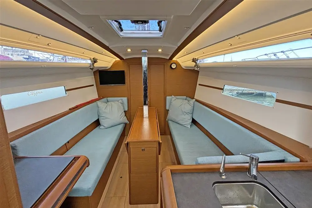 2022 Jeanneau sun odyssey 349