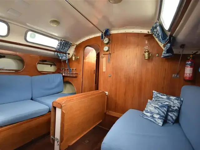 Contessa 28