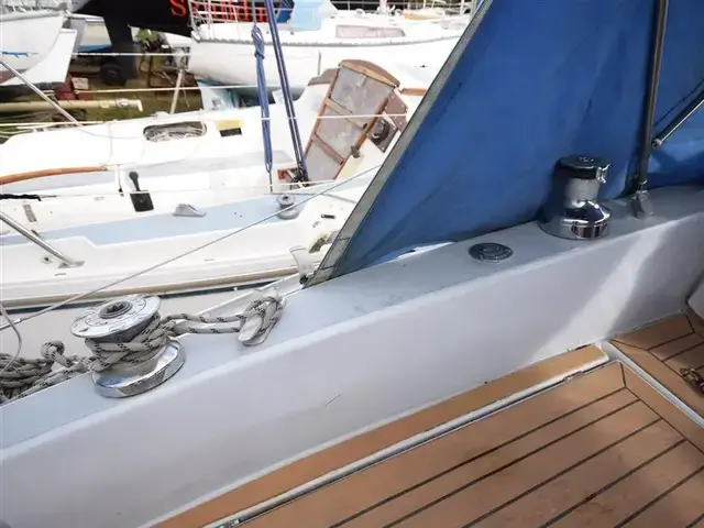 Contessa 28