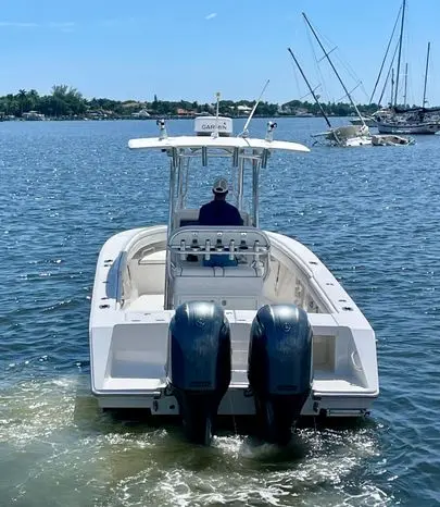 2011 Jupiter 26 fs center console