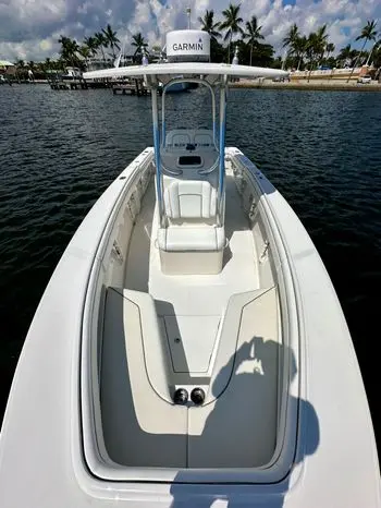 2011 Jupiter 26 fs center console