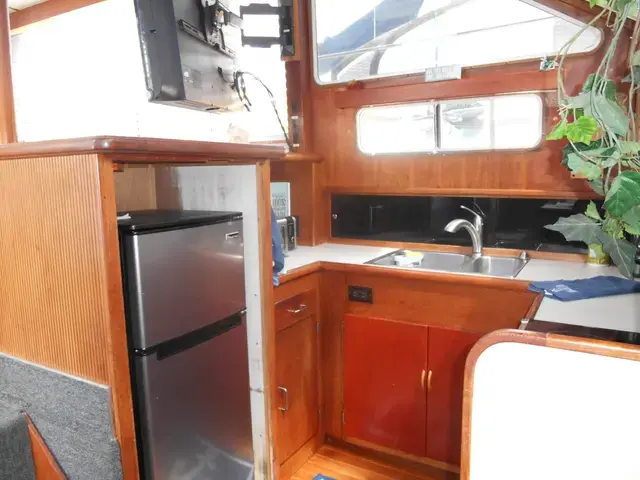 Tollycraft 44'