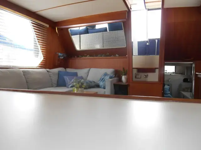 Tollycraft 44'