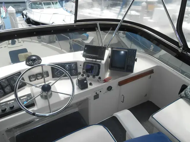 Tollycraft 44'