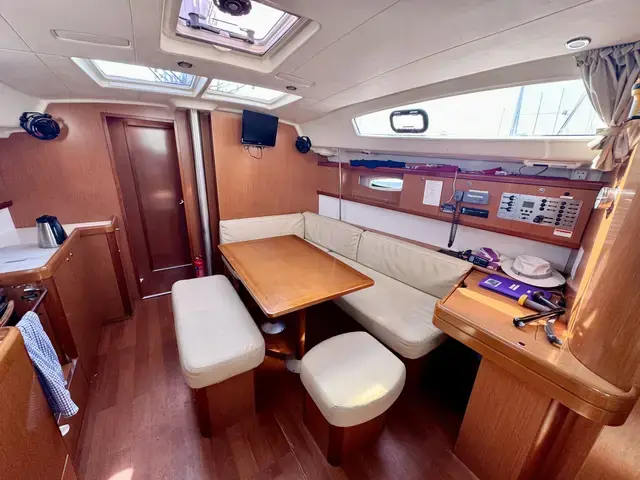 Beneteau Oceanis 43