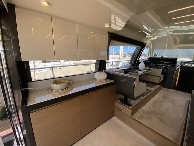 Ferretti Yachts 550