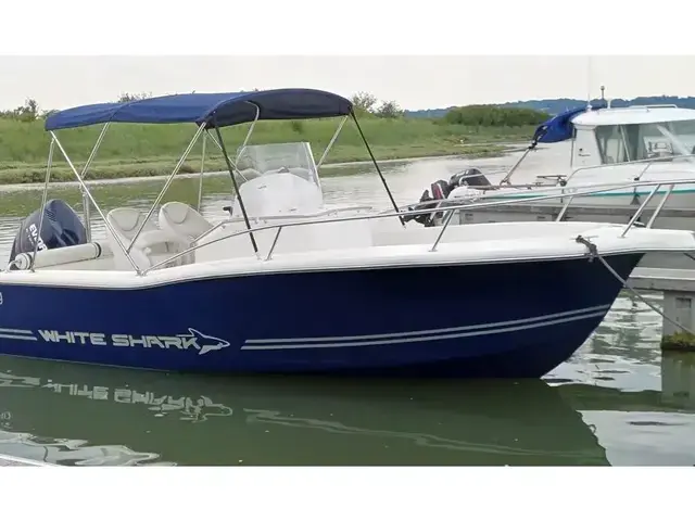 White Shark Boats 205 WA