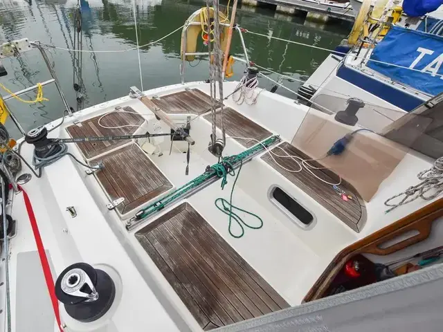 Hanse 331