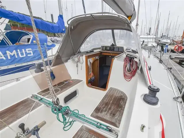 Hanse 331