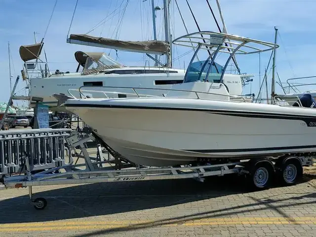 Ocqueteau Boats 600 Ostrea T-Top