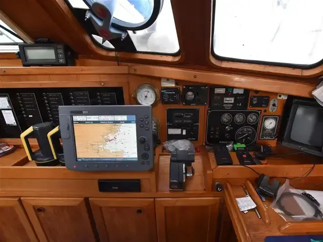 Freedom 47 Pilothouse