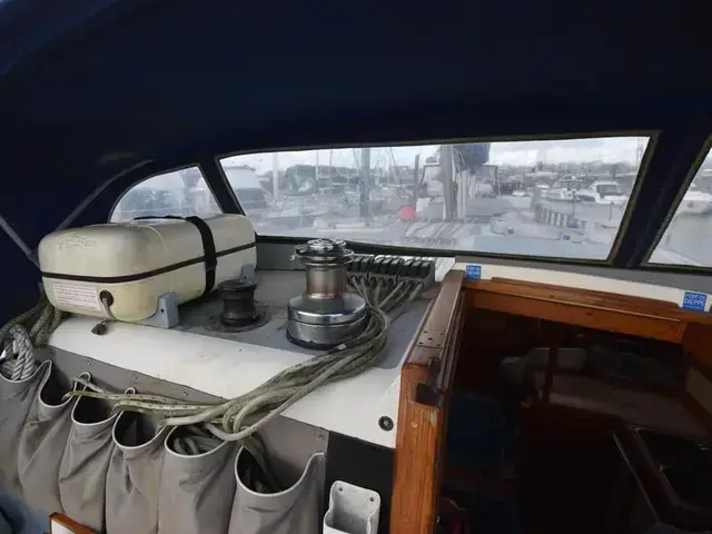 Freedom 47 Pilothouse