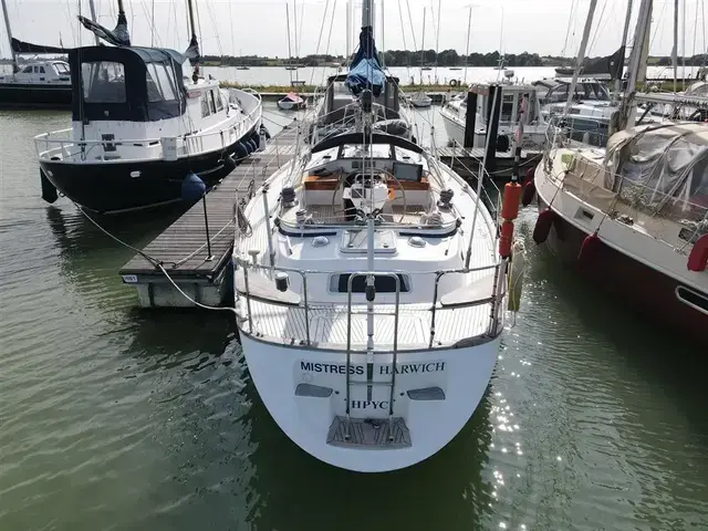 Hallberg Rassy 39