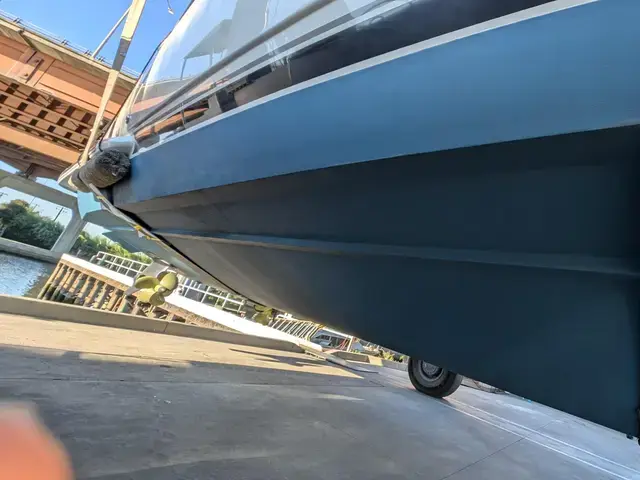 Tiara Yachts 4300 Sovran