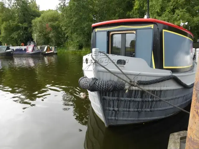 Colecraft 55ft Widebeam Cruiser Stern