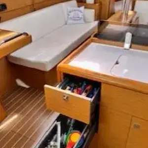 2012 Jeanneau Sun Odyssey 379