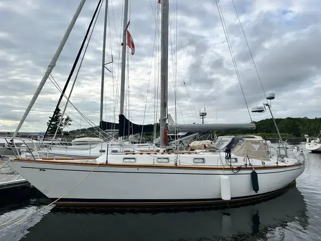 Tartan 37