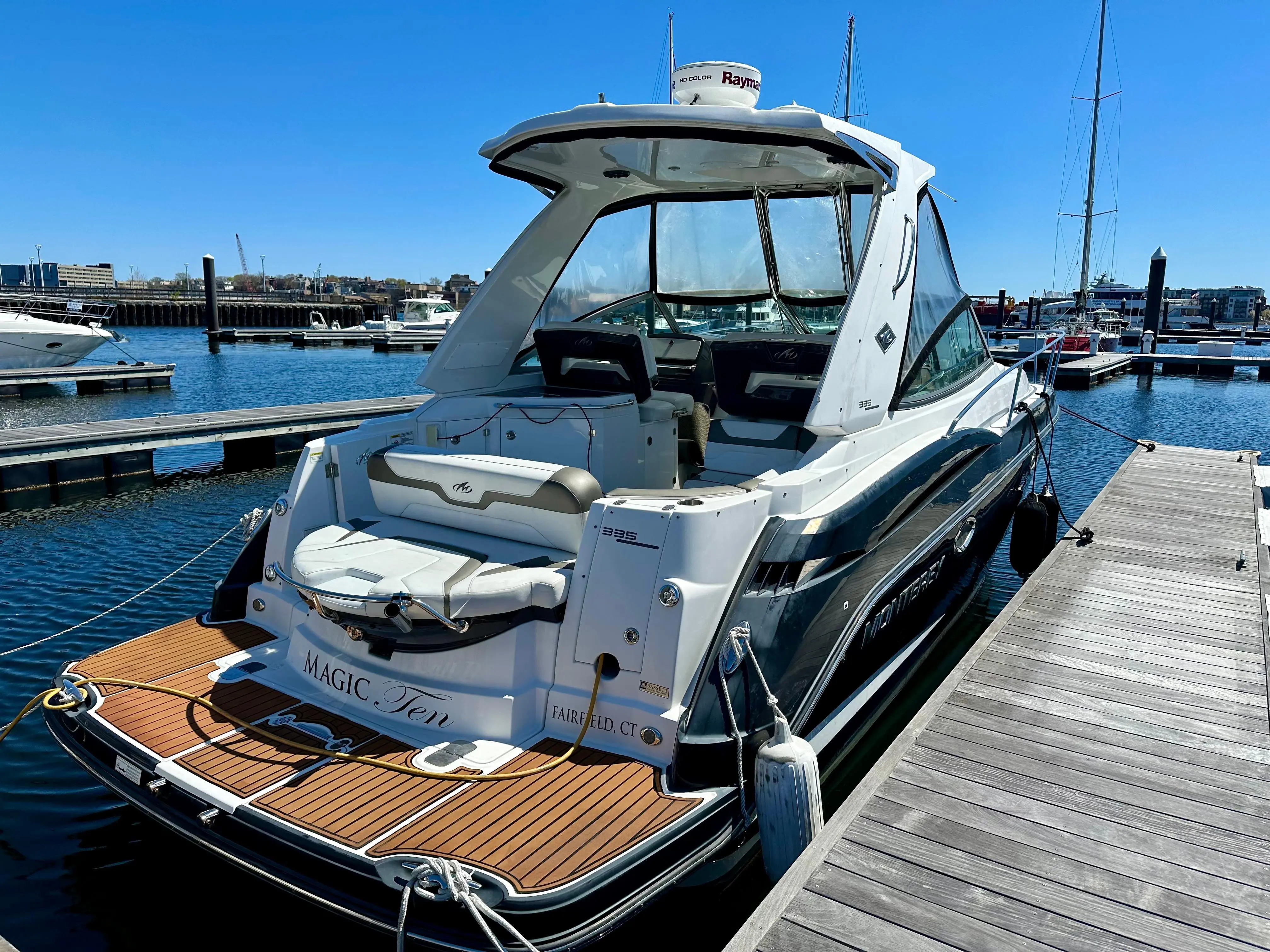 2015 Monterey 335 sport yacht