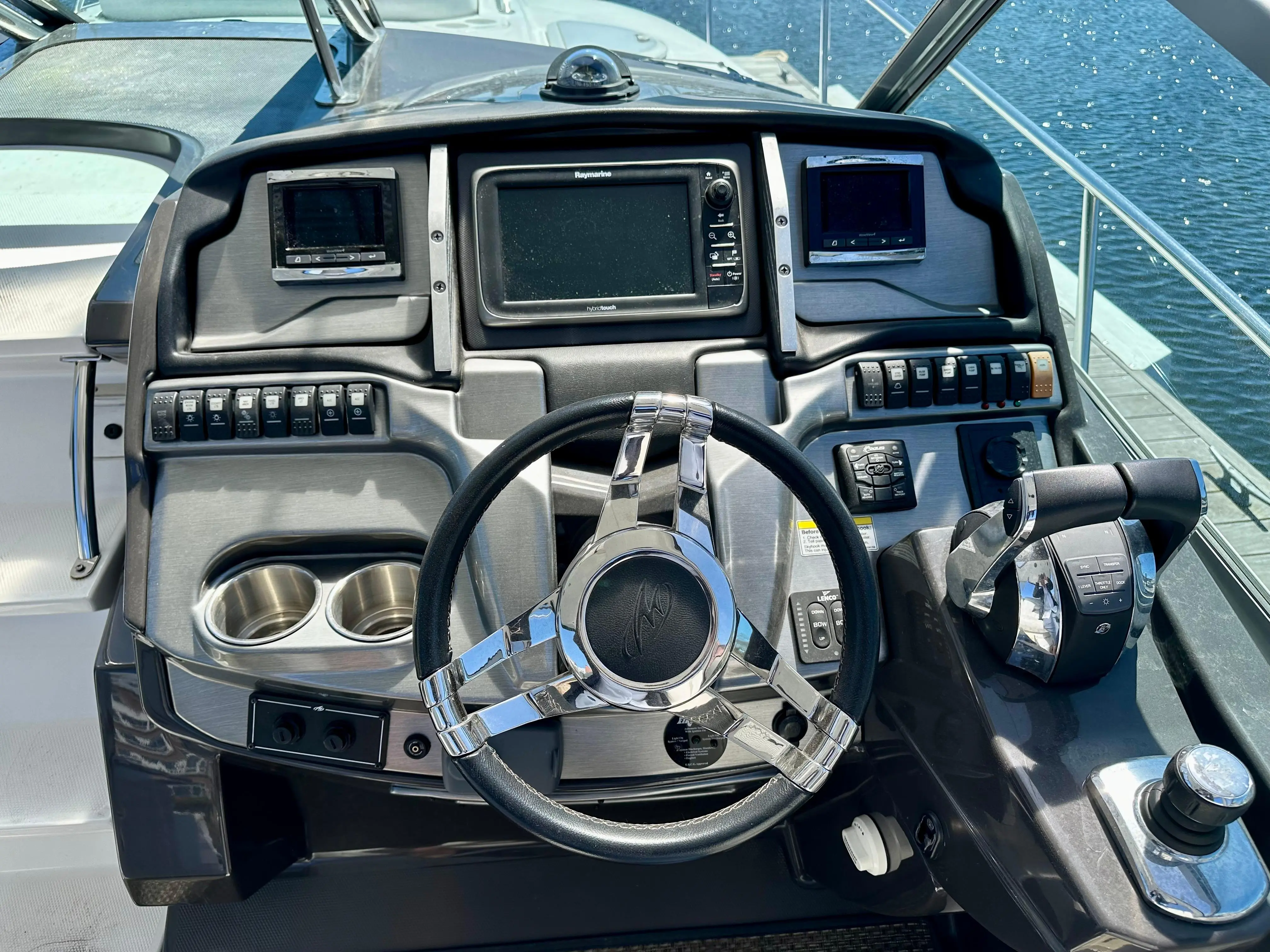 2015 Monterey 335 sport yacht