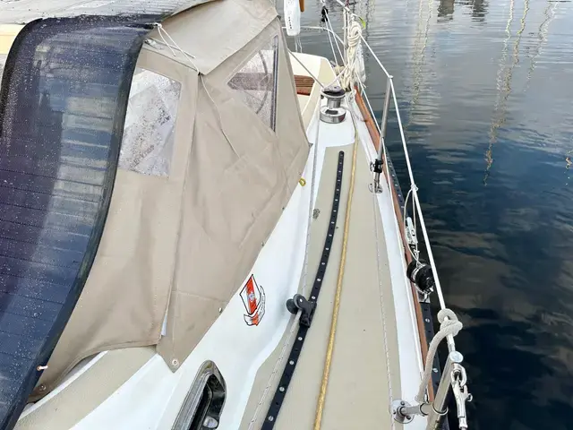 Tartan 37