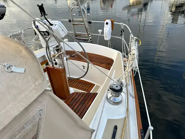 Tartan 37