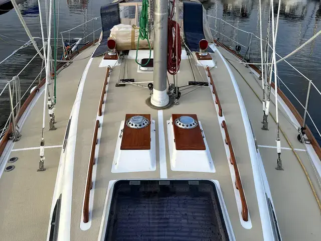 Tartan 37