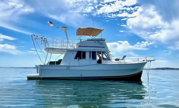 2002 Mainship 390 trawler