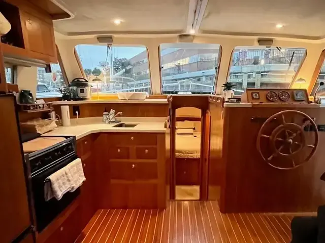 Mainship Boats 390 Trawler