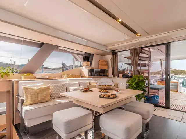 Fountaine Pajot Alegria 67