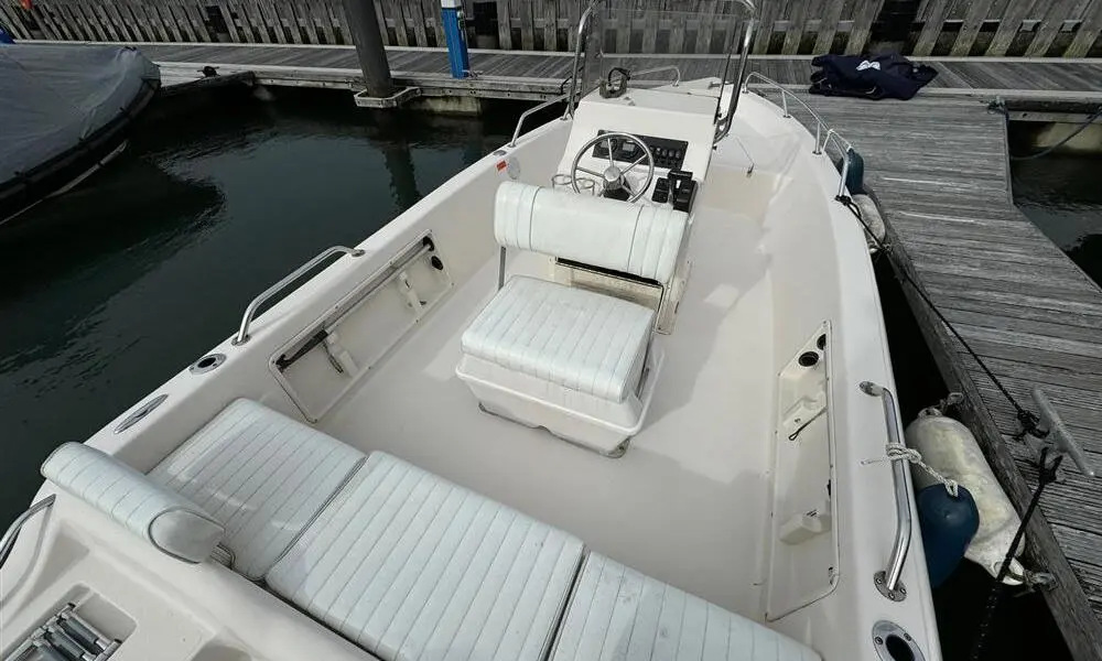 2007 Cobia Boats 186