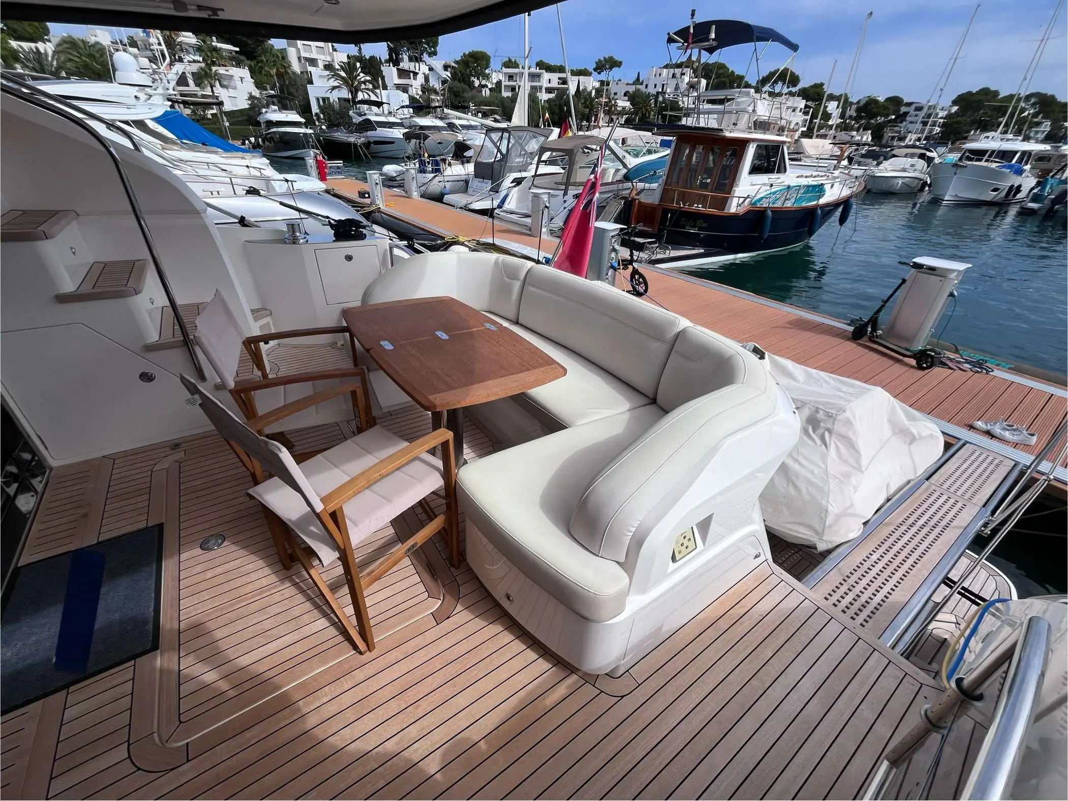 2015 Princess 52