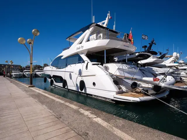 Sunseeker Yacht 76