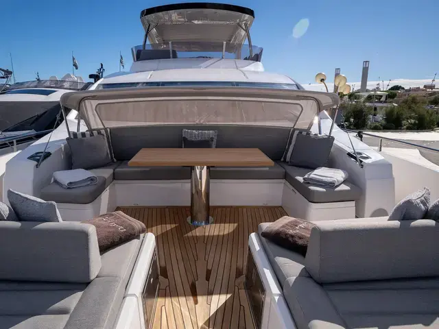 Sunseeker Yacht 76