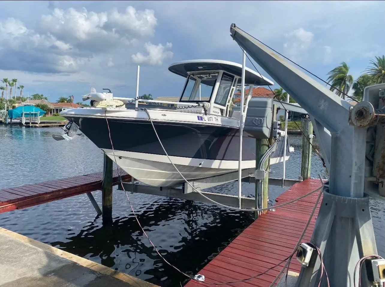 2021 Robalo r272 center console