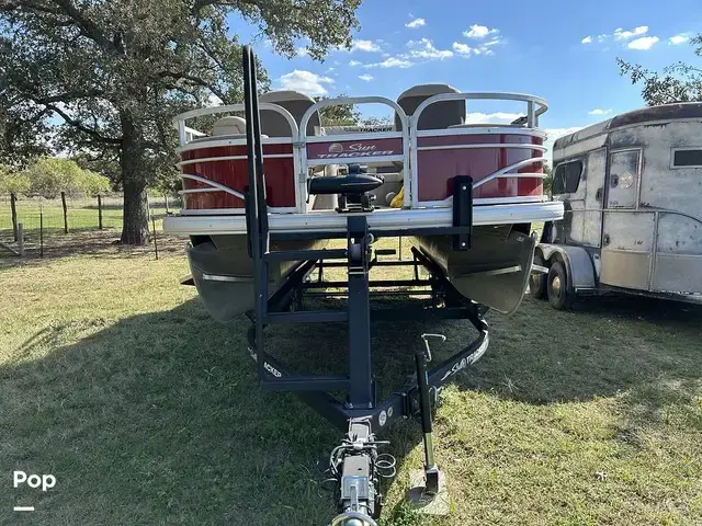 Sun Tracker Fishin' Barge 20 Dlx