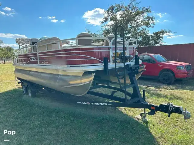 Sun Tracker Fishin' Barge 20 Dlx