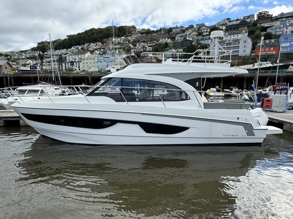 2023 Beneteau antares 11