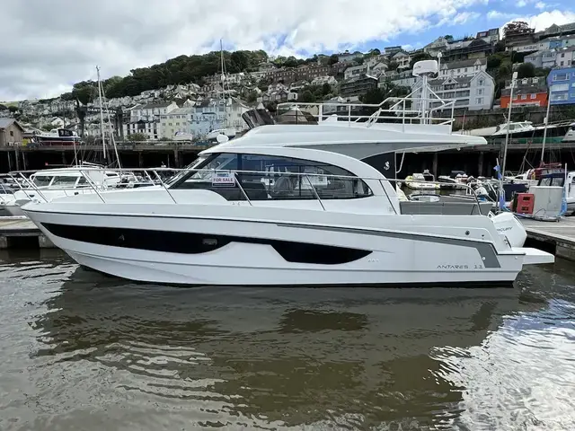 Beneteau Antares 11