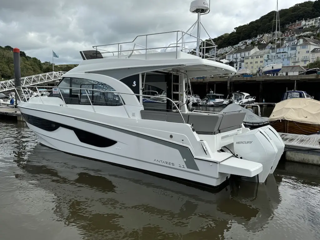 2023 Beneteau antares 11