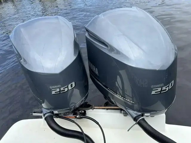 Regulator Boats 26 Forward Seating