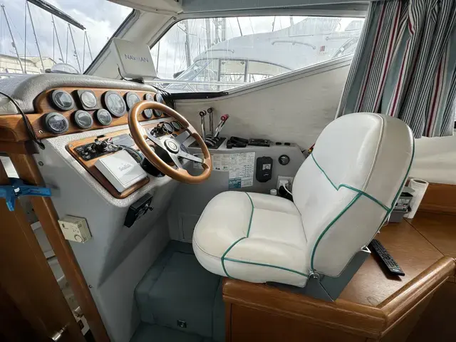 Sealine 320 Statesman