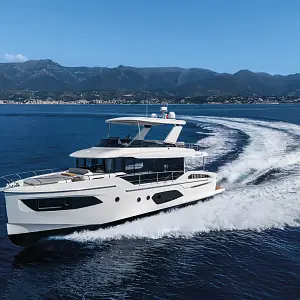 2025 Absolute Navetta 53